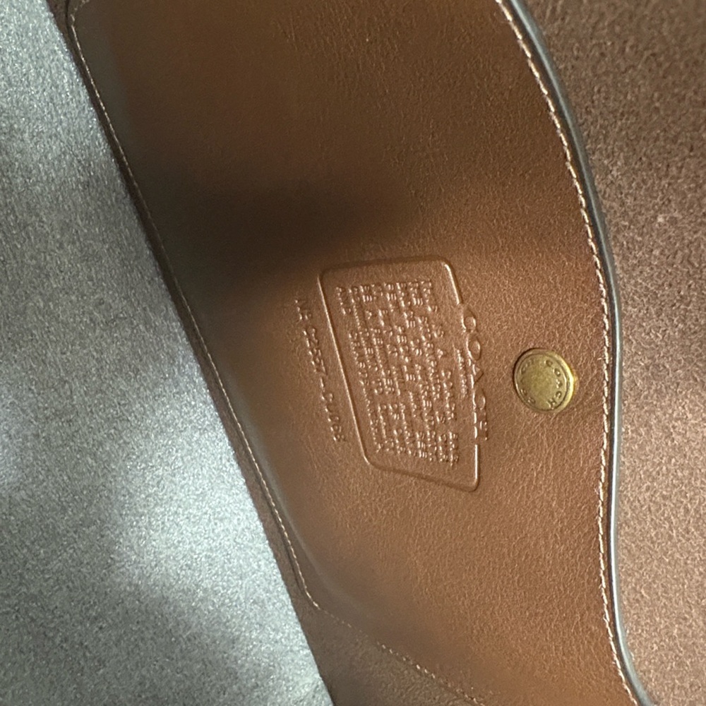 Coach Brooklyn Shoulder bag in Maple
Comes with dust bag - Picture 3 of 4
